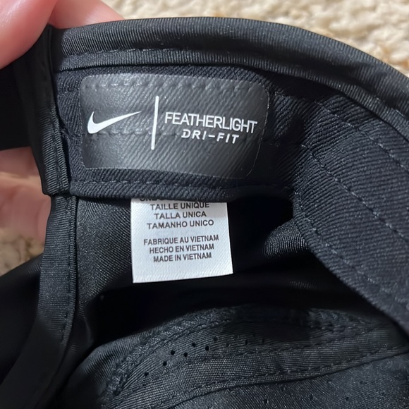 Nike hat - Picture 4 of 5